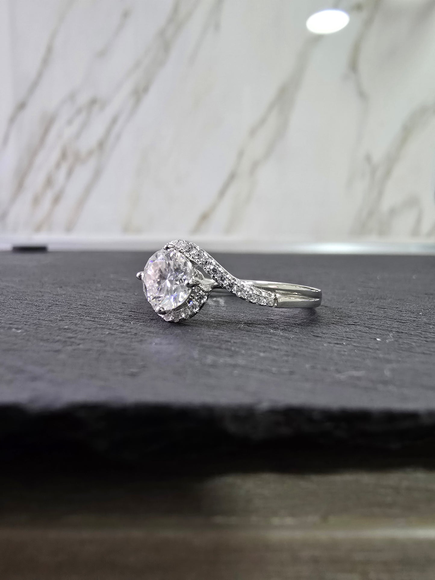 ANILLO TALLÍN MOISSANITA