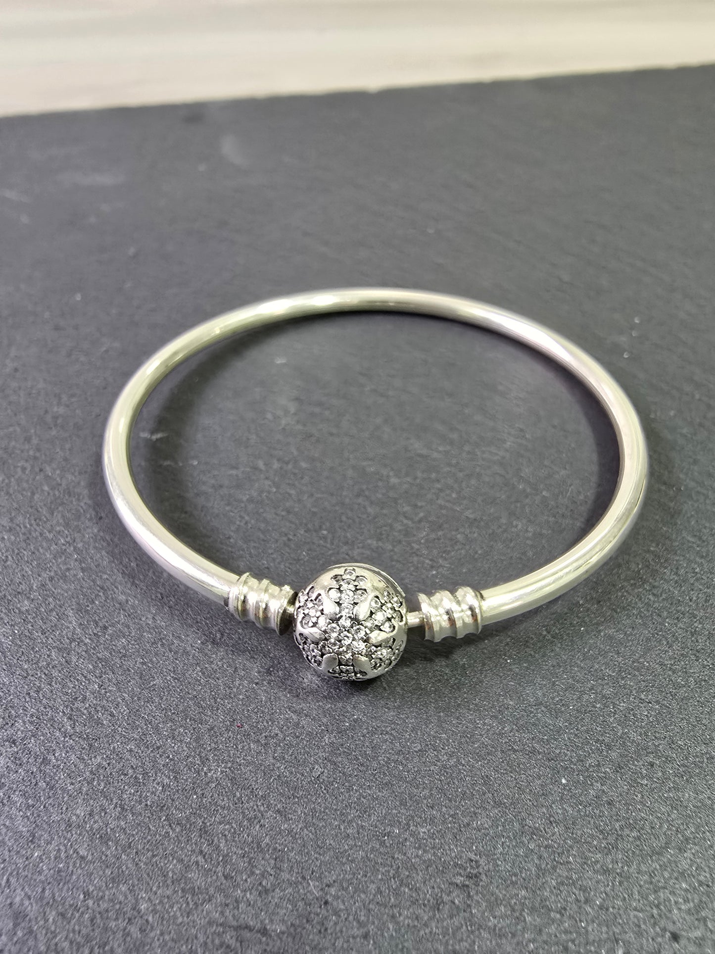 PULSERA PARA CHARM RÍGIDA